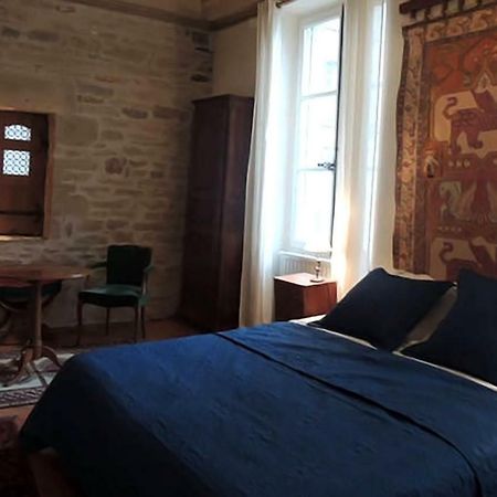 Maison Romane 1136 Cluny Bagian luar foto