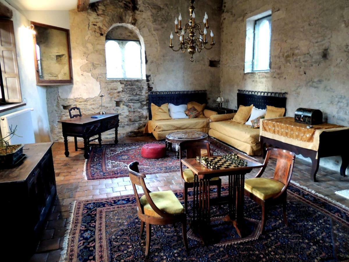 Maison Romane 1136 Cluny Bagian luar foto