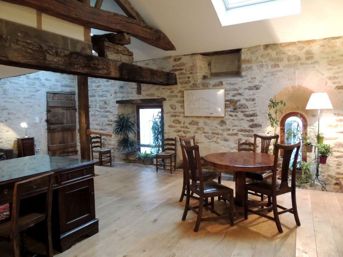 Maison Romane 1136 Cluny Bagian luar foto