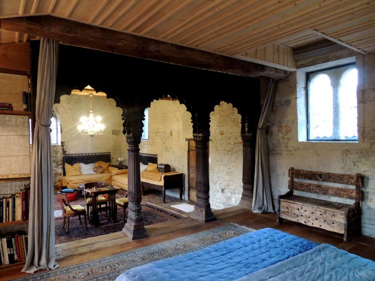 Maison Romane 1136 Cluny Bagian luar foto