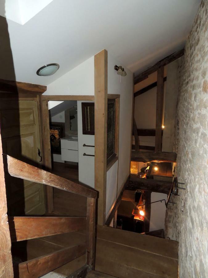 Maison Romane 1136 Cluny Bagian luar foto