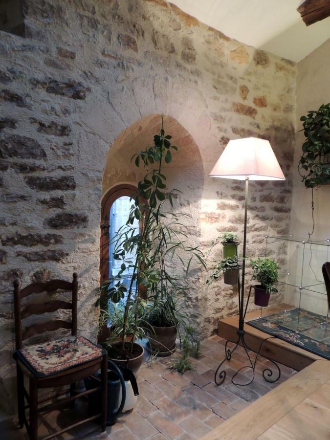 Maison Romane 1136 Cluny Bagian luar foto