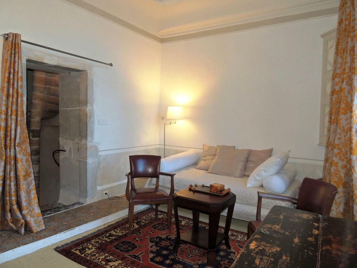 Maison Romane 1136 Cluny Bagian luar foto