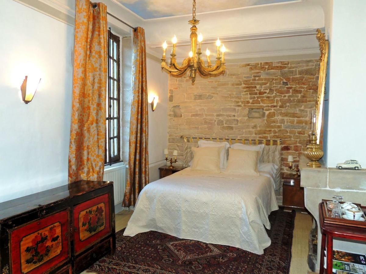 Maison Romane 1136 Cluny Bagian luar foto