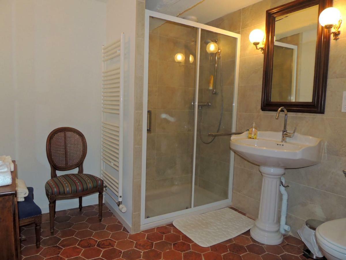 Maison Romane 1136 Cluny Bagian luar foto